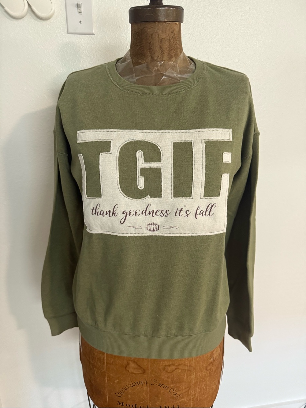 NWT Sable Sky TGIF Olive Green Pullover Sweatshirt - Thank Goodness It's Fall S